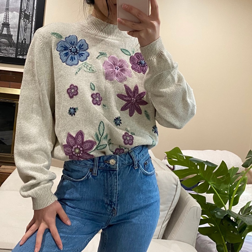Vintage floral embroidered sweater oversized